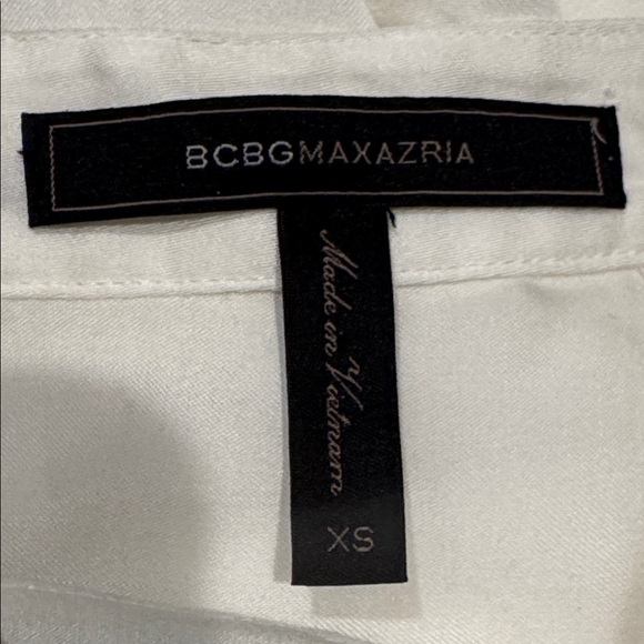 BCBGMaxAzria Classic White Top - Picture 14 of 16